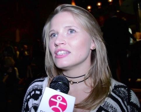Natalia Rybicka z mężem Michałem Sobocińskim i córką Heleną, ukazująca ciepło i bliskość rodzinnych więzi.